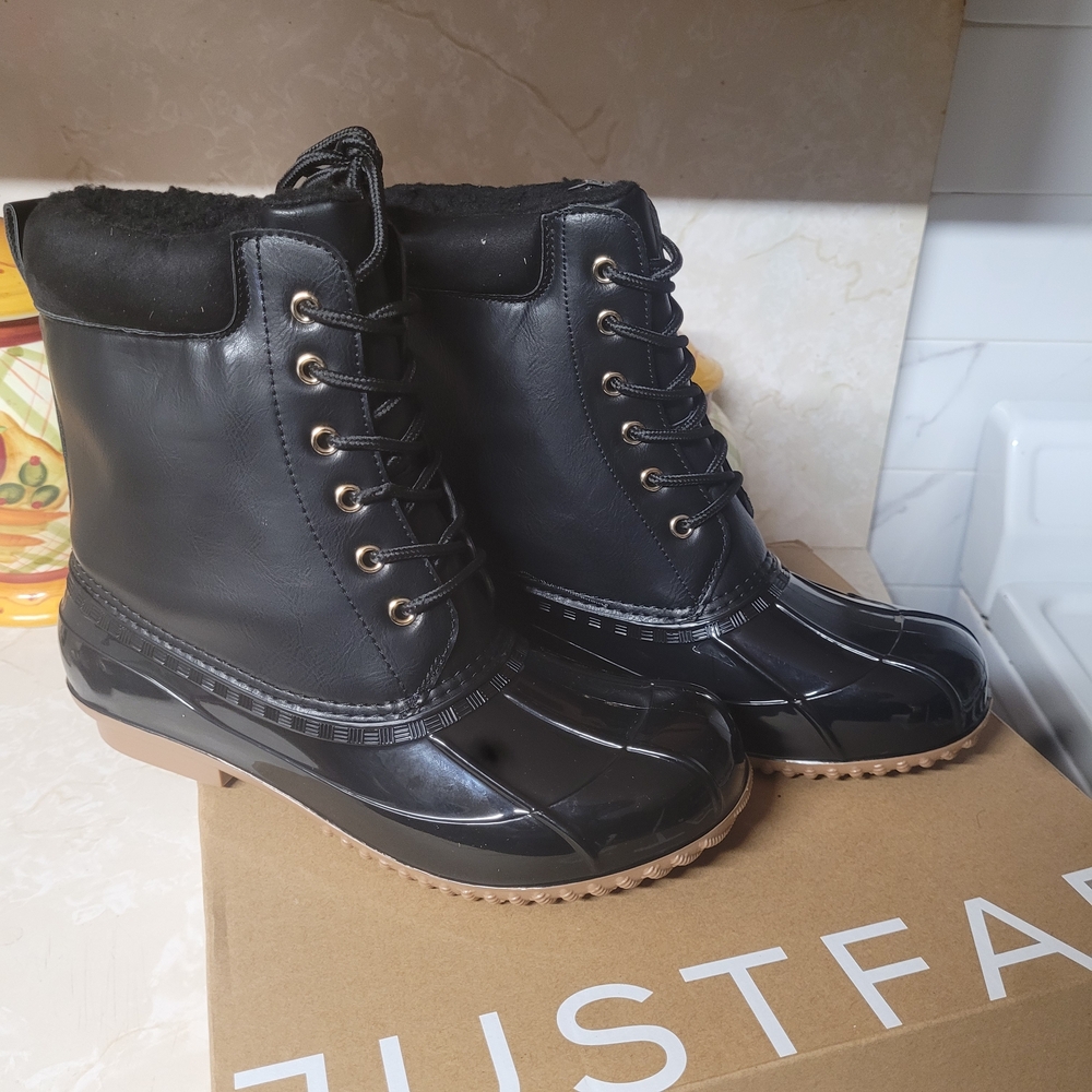 JustFab Black and Tan Winter Boots